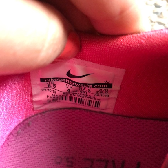 Nike Free Runs - Picture 5 of 6